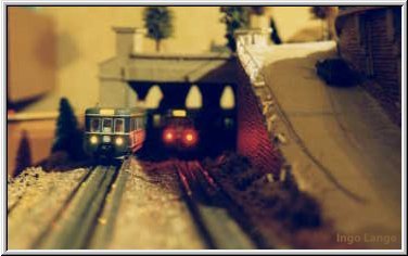 Beide Endwagen in der Dämmerung